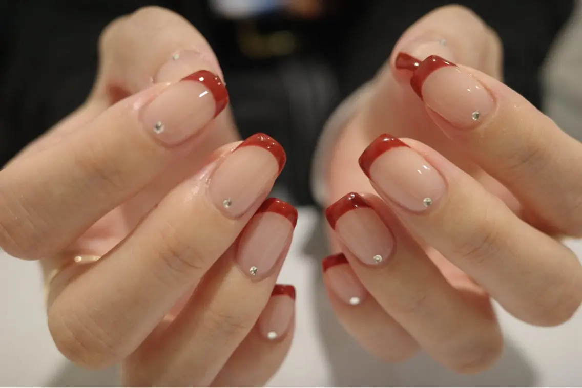 ネイル ボルドー フレンチネイル ハンドネイル tete nailstudioのネイルデザイン