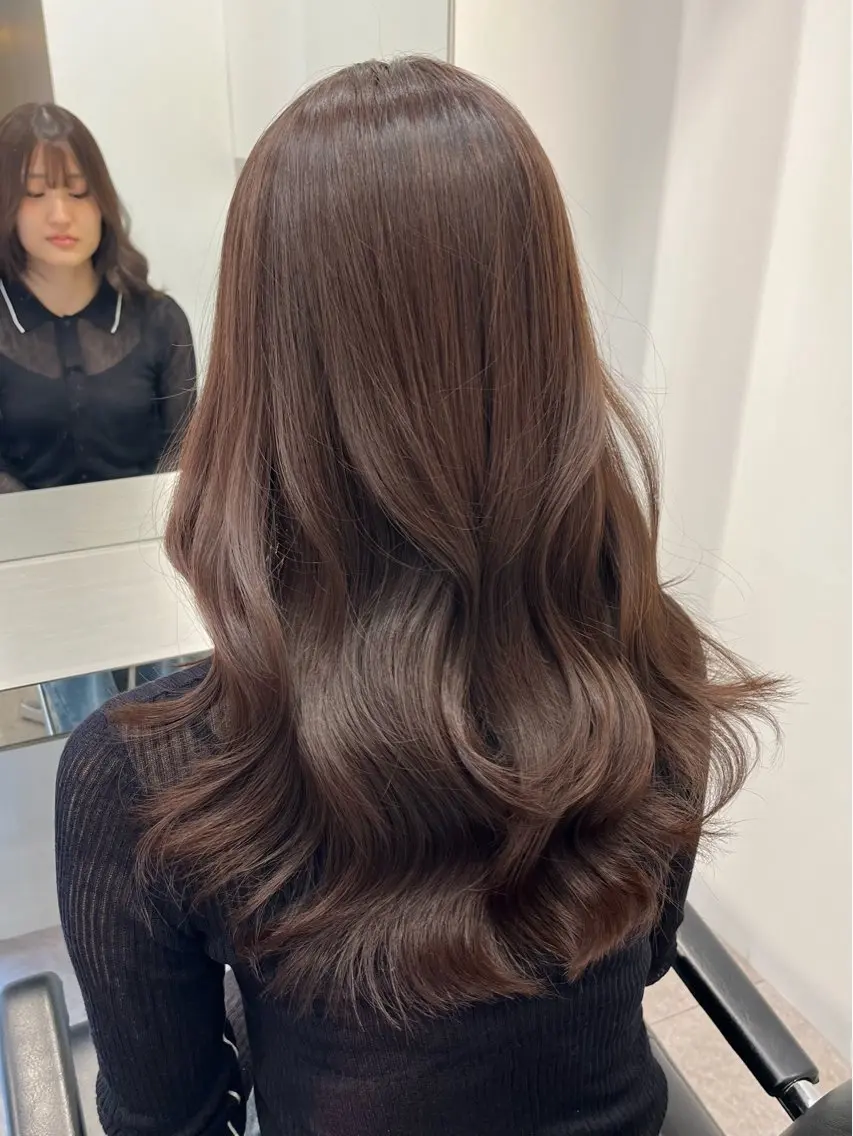 ロング カラー アッシュ ベージュカラー 黒髪 ブリーチ ブルーカラー ヒヤジョウ ユウナ／cinqのヘアスタイル