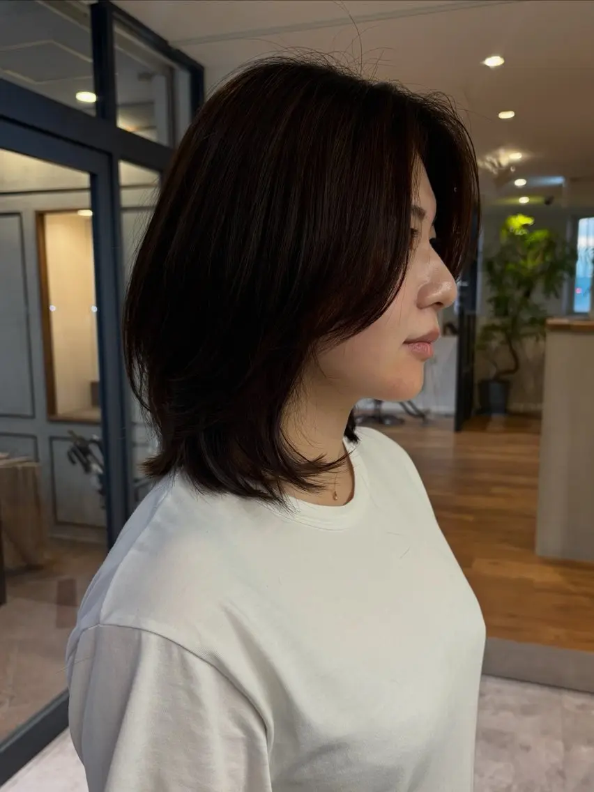 ミディアム カット kaede レイヤー/パーマのヘアスタイル
