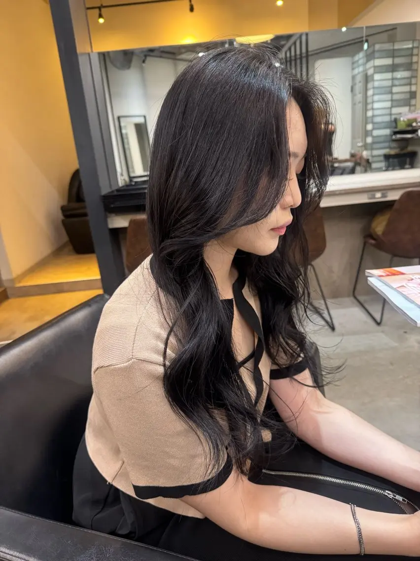 ロング カラー カット ヘアカラー トリートメント 韓国ヘア🇰🇷 YUKINAのヘアスタイル