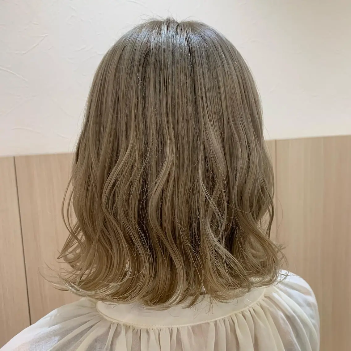 ミディアム カラー 店長ハイトーンカラー 柞山史奈のヘアスタイル
