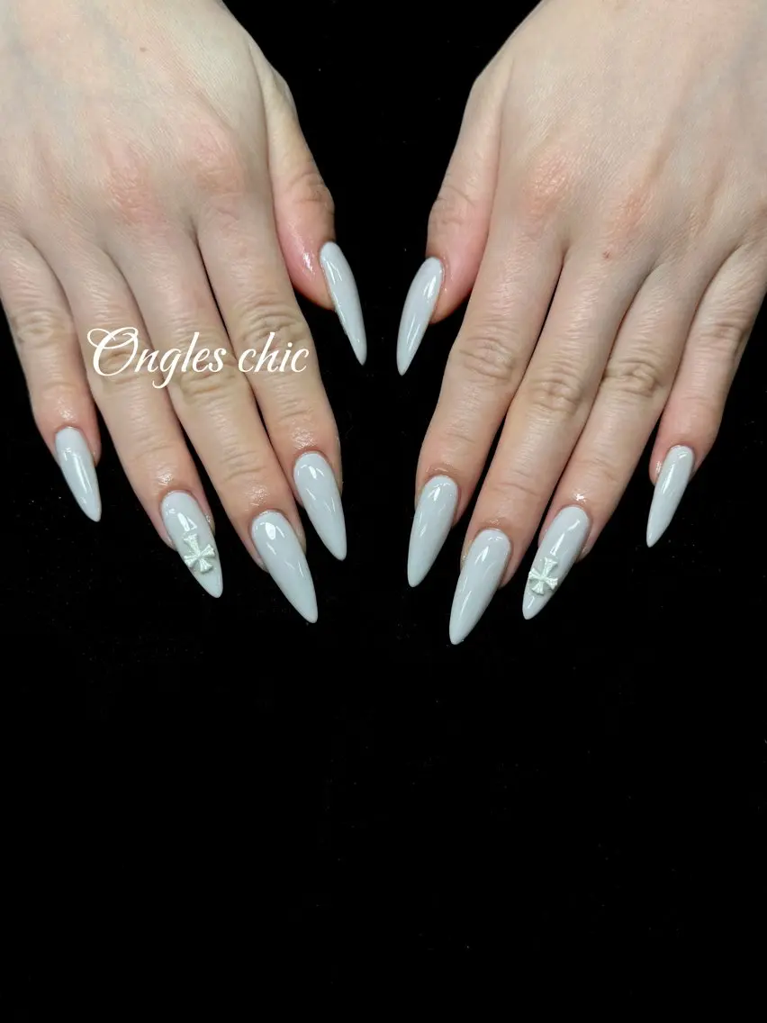 ネイル ハンドネイル ハンドケア ongles chicのネイルデザイン