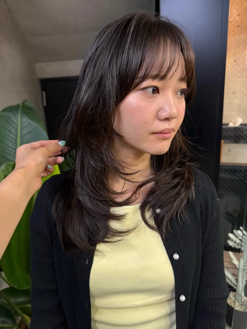 セミロング セミロングパーマ レイヤーカット カット ヘアカラー 縮毛矯正 トリートメント レイヤーカット\ウル フ　chinatsuのヘアスタイル