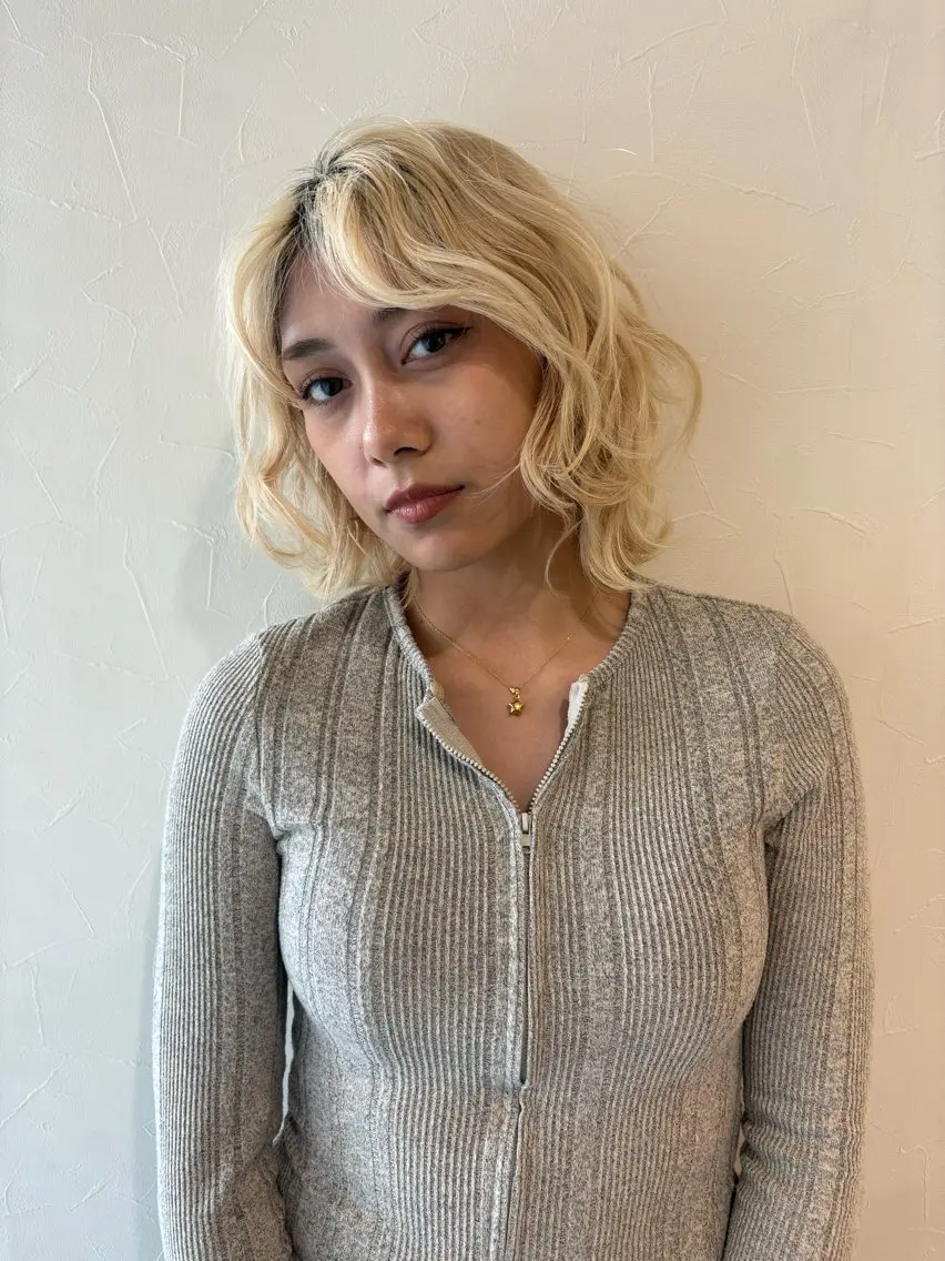 ミディアム カラー ブリーチ ケアブリーチ ヘアカラー ベージュ/ Yunaのヘアスタイル