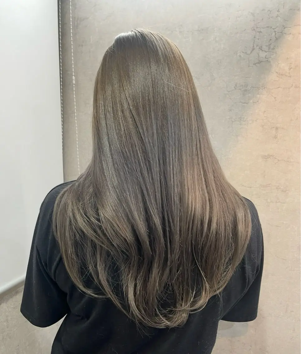 ロング カラー ブリーチ グレージュ ヘアカラー 松井那津子 /ハイライトブリーチのヘアスタイル
