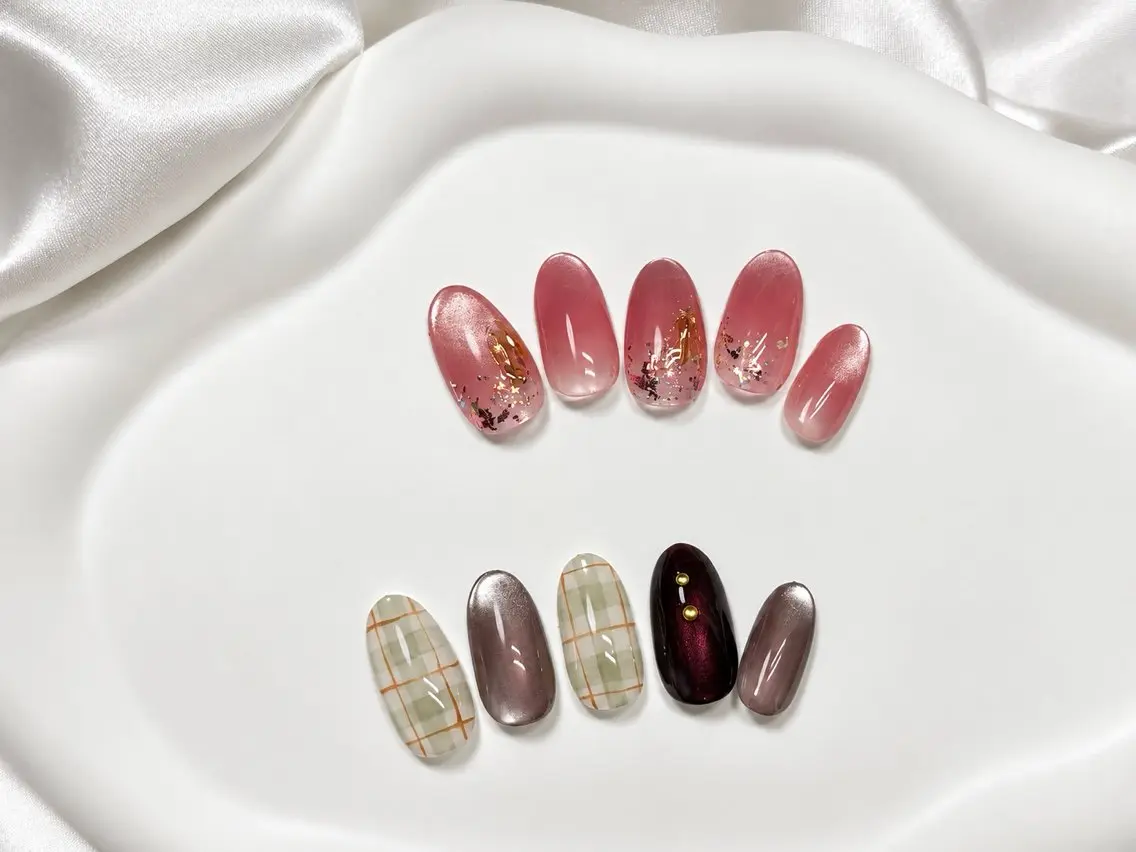 ネイル ブラウン キラキラネイル マグネットネイル ピンク ハンドネイル VI NAILのネイルデザイン