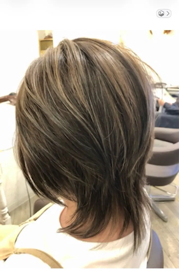 ミディアム nui 三宮のヘアスタイル