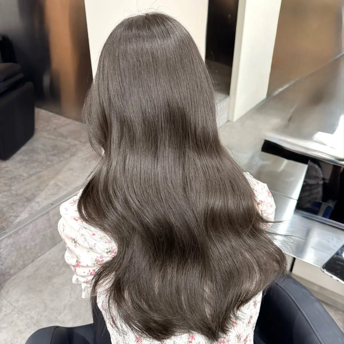 ロング カラー 🎀韓国レイヤー/シ ョート×透明感カラーのヘアスタイル