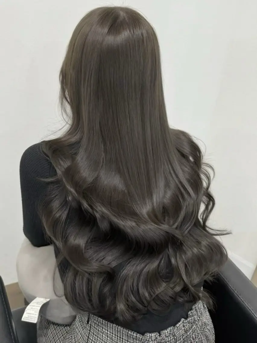ロング カラー ヘアカラー トリートメント 【ioe 岡本】 🎀NOKO🎀のヘアスタイル
