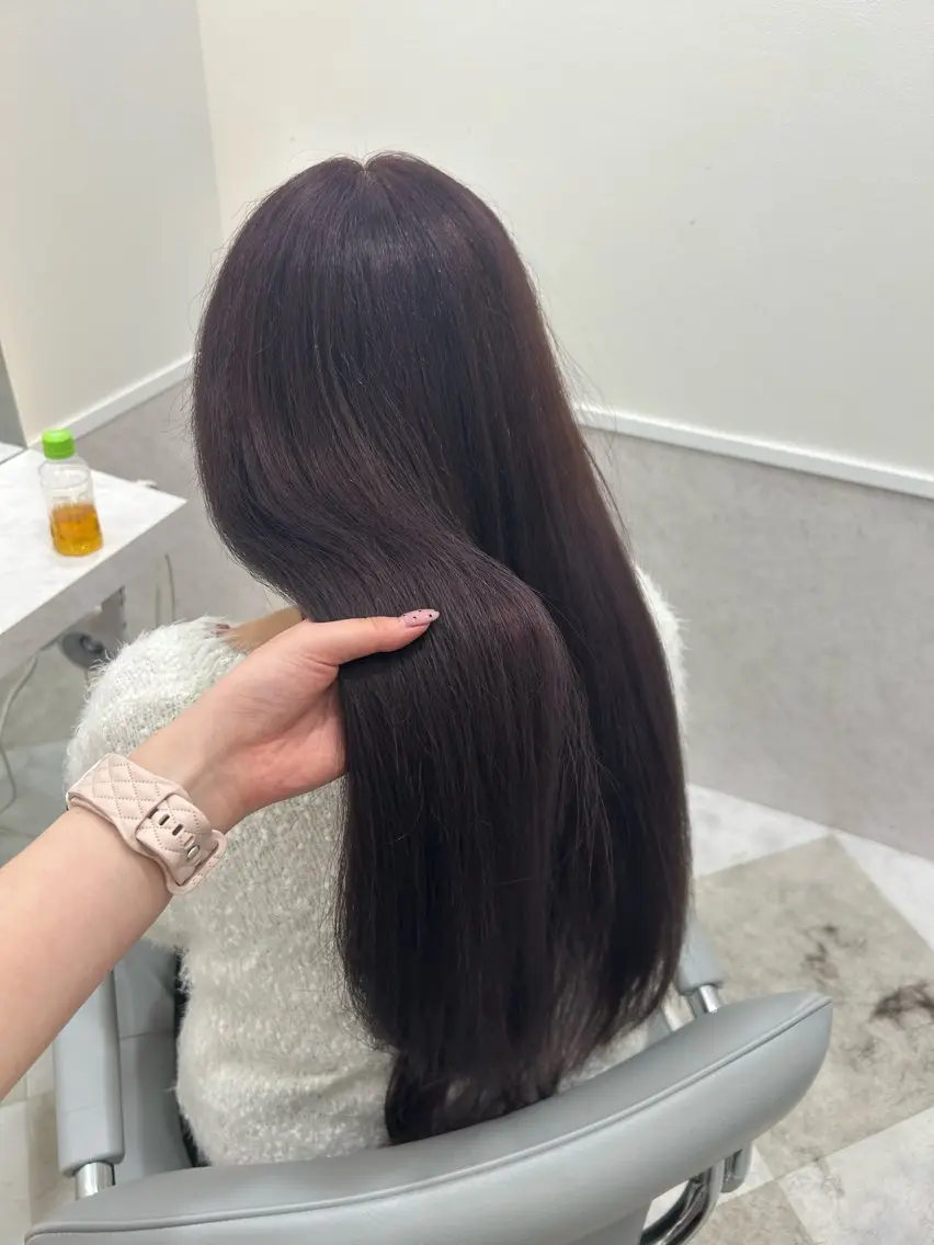 ロング ヘアカラー 新田 妃那のヘアスタイル