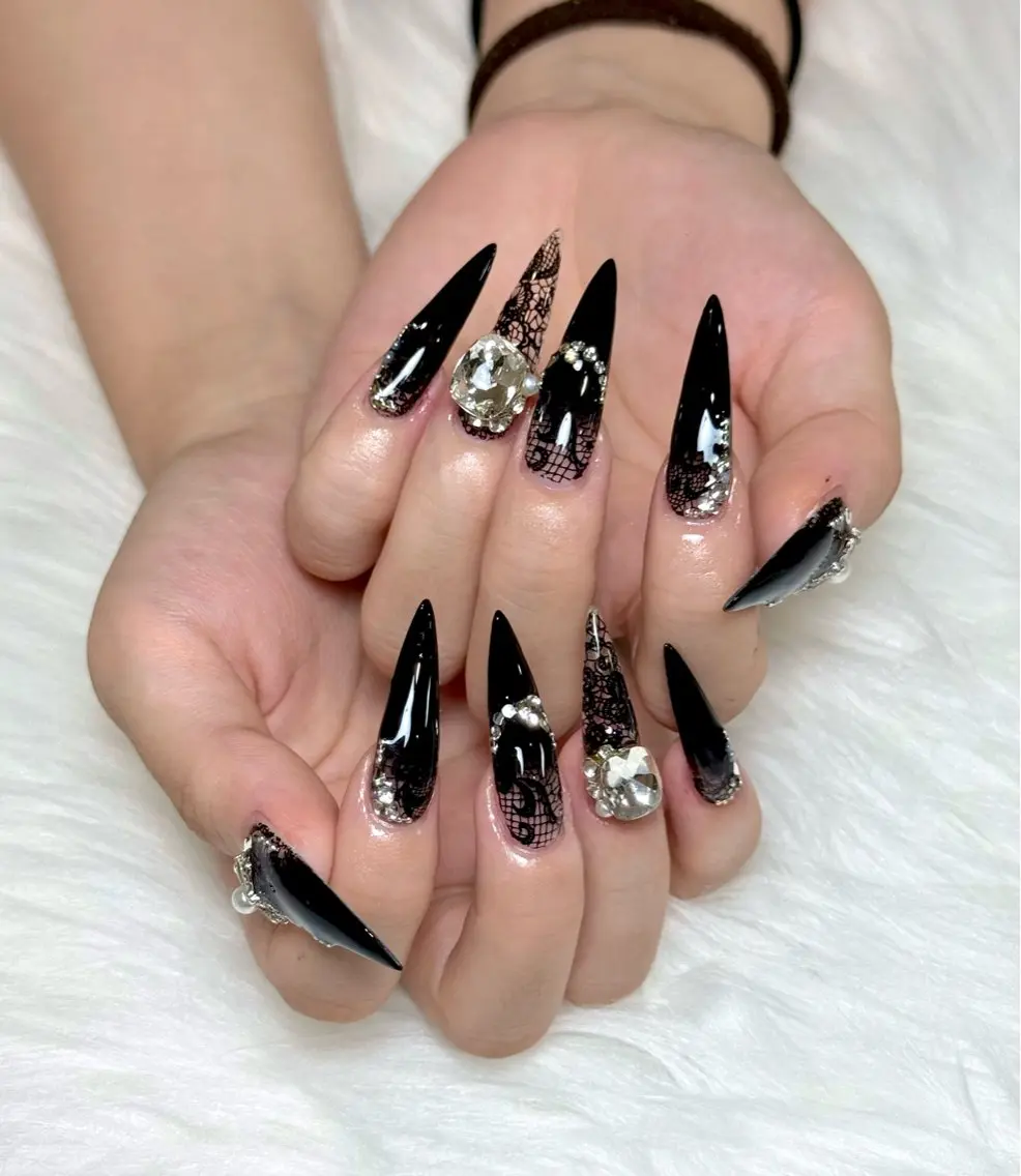 ネイル チークネイル ドット フットネイル フレンチネイル グラデーション ハンドネイル ハンドケア Aria Nail Beautyのネイルデザイン