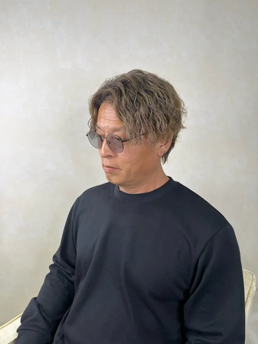 ミディアム パーマ メンズ ミディアムパーマ メンズパーマ カット パーマ メンズ特化✨パーマス タイル大得意安田海斗のヘアスタイル