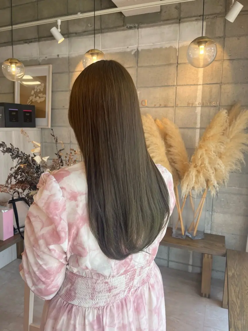 ロング カラー ベージュカラー 透明感カラー オリーブベージュ カット ヘアカラー トリートメント 椙山 沙南子のヘアスタイル