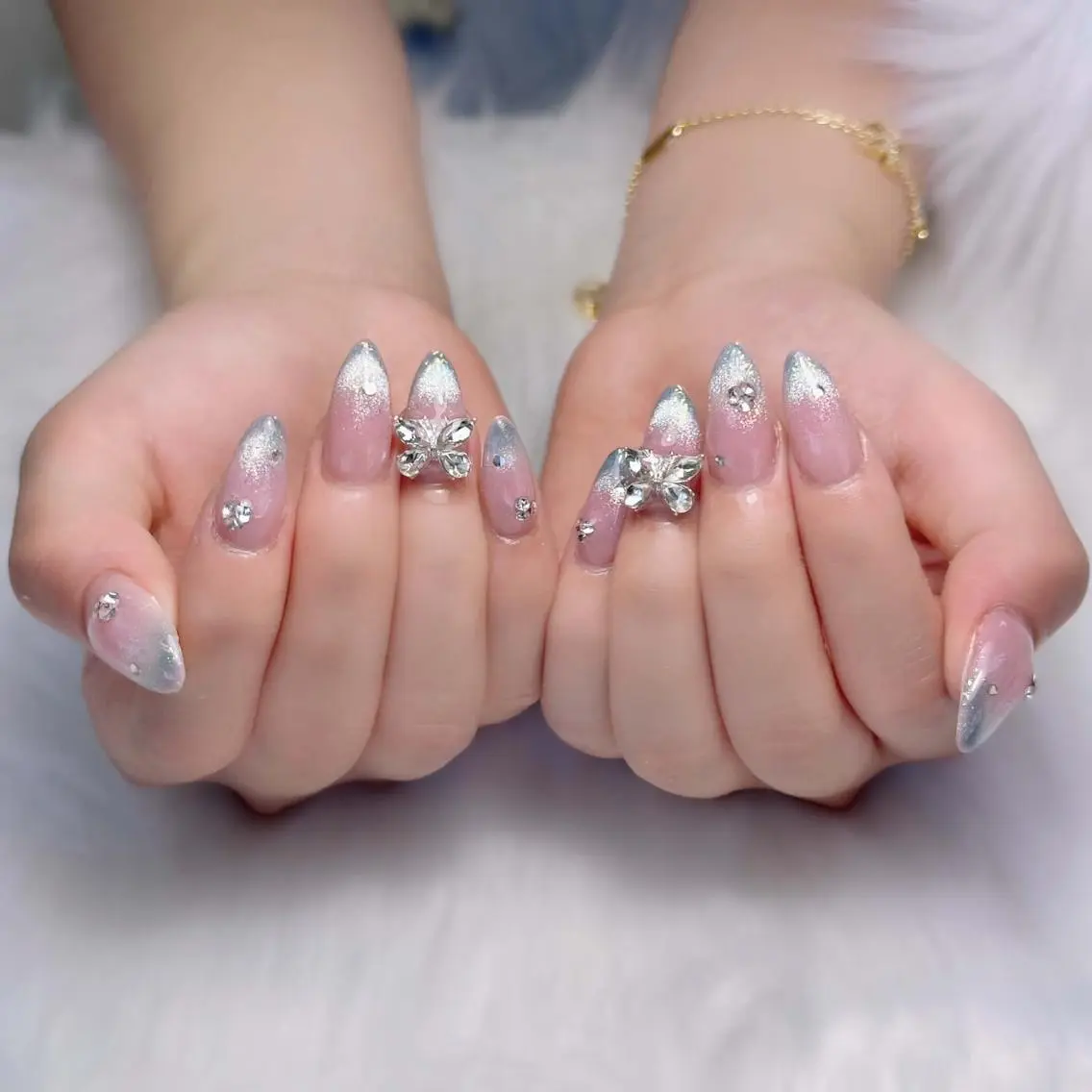 ネイル ドット フラワーネイル 韓国ネイル ロングネイル 持ち込み Melia Nail Nambaのネイルデザイン