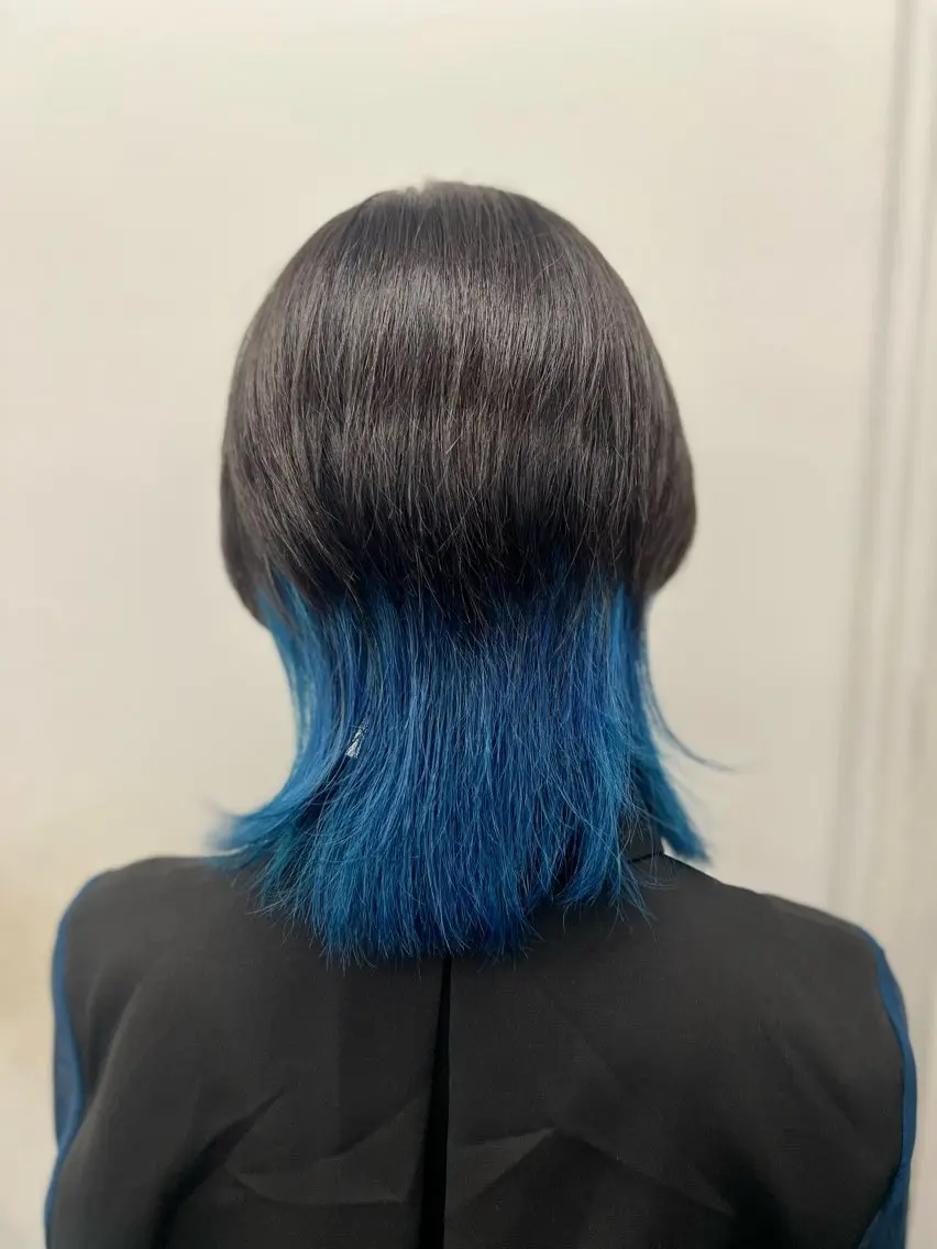 ミディアム カラー ブルーカラー インナーカラー ウルフカット カット ヘアカラー 透明感カラー特化🫧 🦋栗原🦋のヘアスタイル