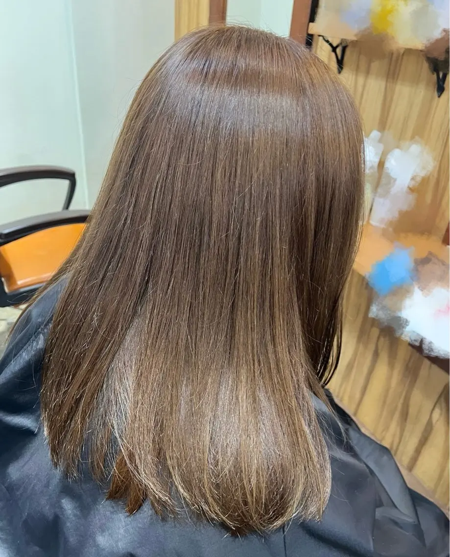 セミロング カラー ベージュカラー 透明感カラー オリーブベージュ ヘアカラー LAISSEZ 竹内のヘアスタイル