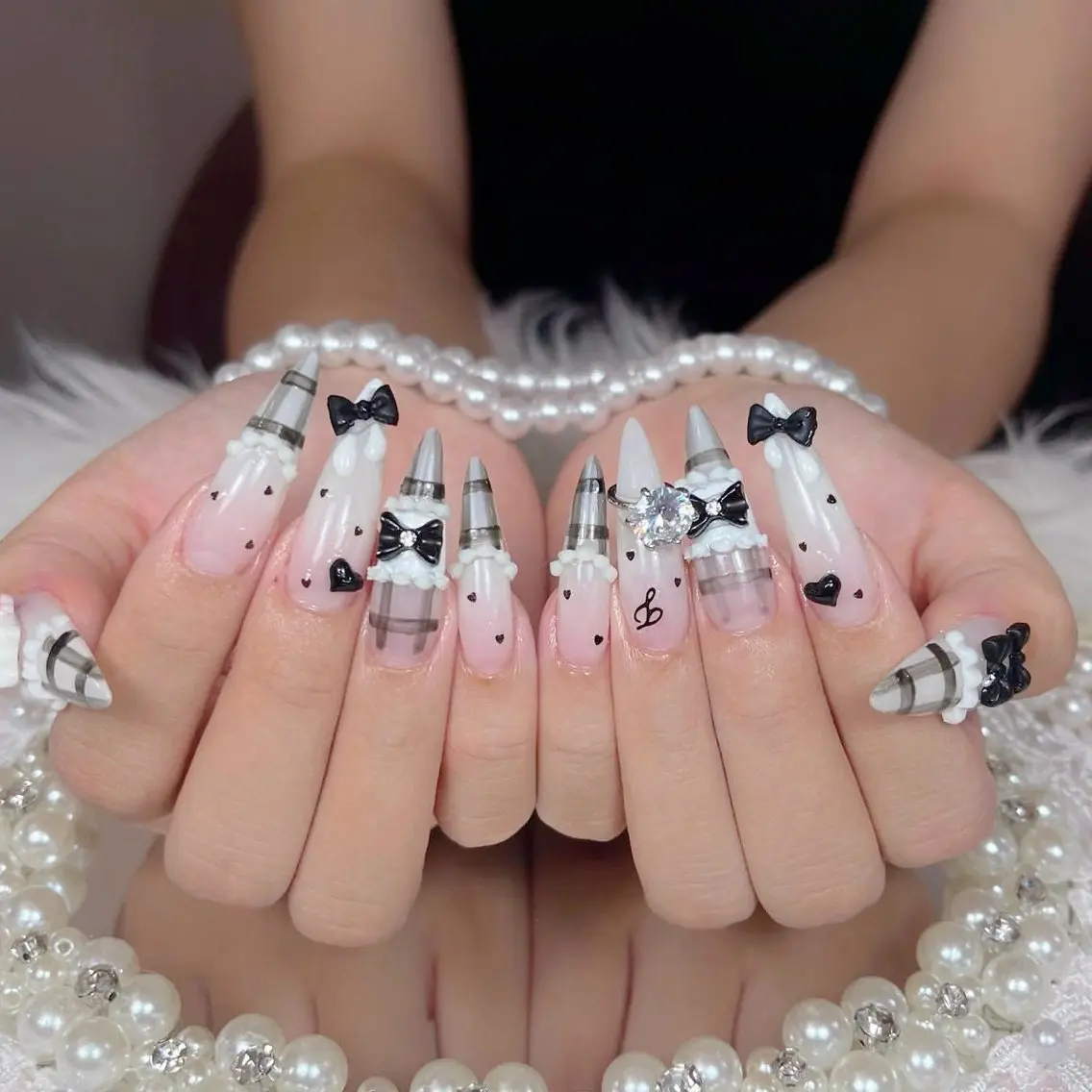 ネイル オーロラネイル 長さ出し フラッシュネイル フレンチネイル ジェルネイル ハンドネイル Amee Nail Salonのネイルデザイン
