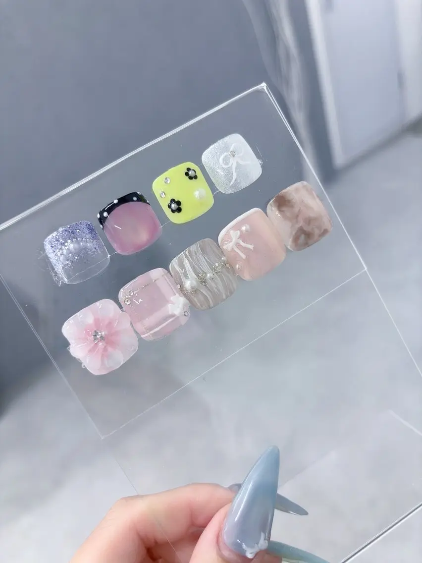 ネイル キラキラネイル 韓国ネイル ワンカラーネイル 夏ネイル ワンホンネイル フットネイル Lance nailのネイルデザイン