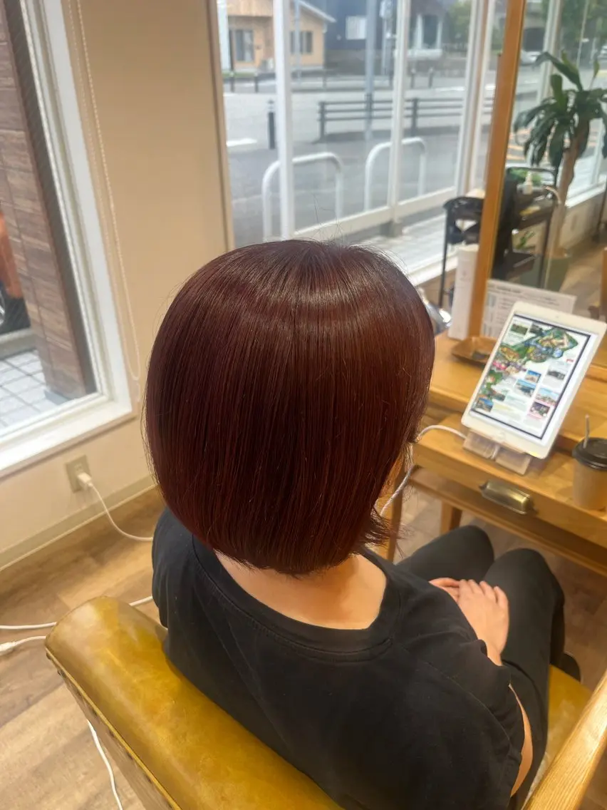 カラー ブリーチ ブリーチなしカラー レッドカラー 宮本 楓のヘアスタイル