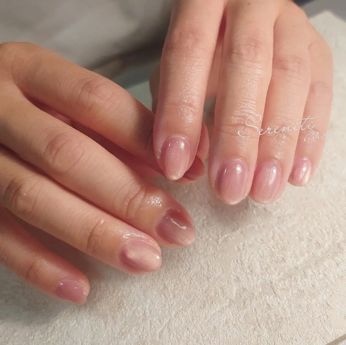 ネイル ゴールド マグネットネイル マグネットワンカラー ワンカラーネイル ハンドネイル nail  serenityのネイルデザイン
