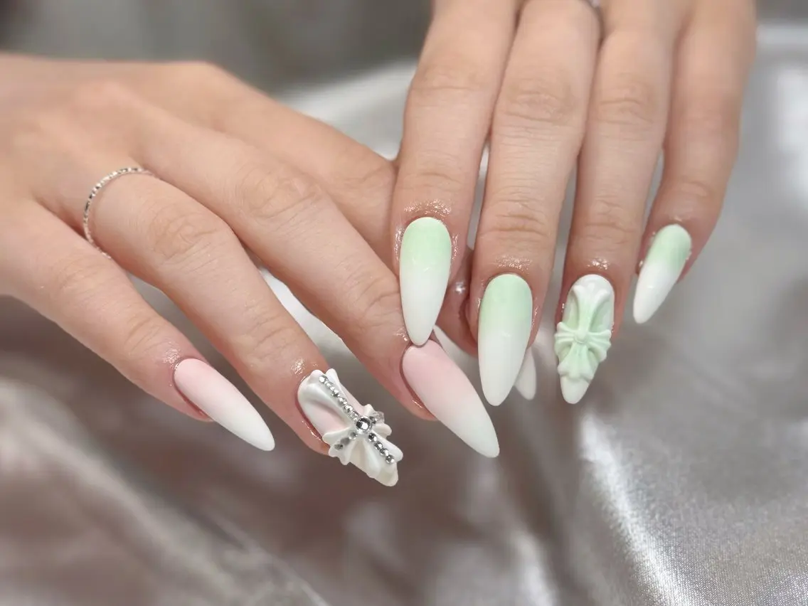 ネイル オーロラネイル チークネイル フットネイル フレンチネイル ジェルネイル ハンドネイル Nichi Nailsのネイルデザイン