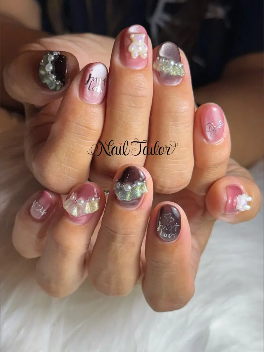 ネイル ブラウン ジェルネイル ガーリー キラキラネイル マグネットネイル ハンドネイル NailTailor ネイルテイラーのネイルデザイン