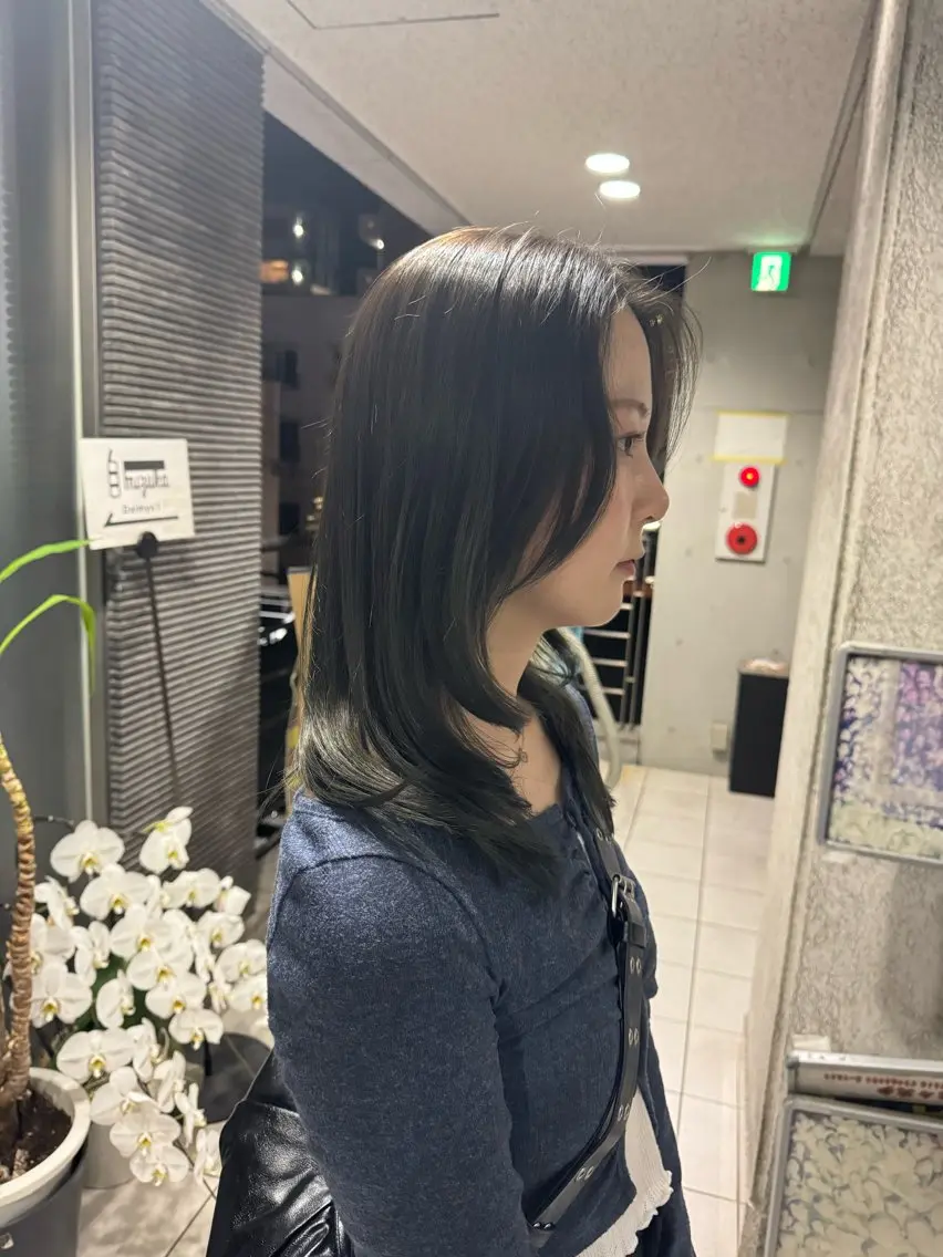 セミロング カラー レイヤーカット 椎葉 祐也のヘアスタイル