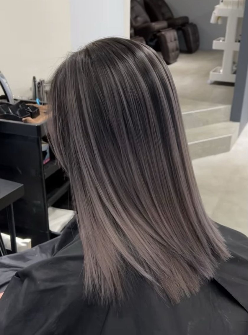 ロング カラー シールエクステ バレイヤージュ ベージュカラー ブリーチ ケアブリーチ ヘアカラー トリートメント 大阪梅田/レイヤー/ ハイトーン/yuuのヘアスタイル