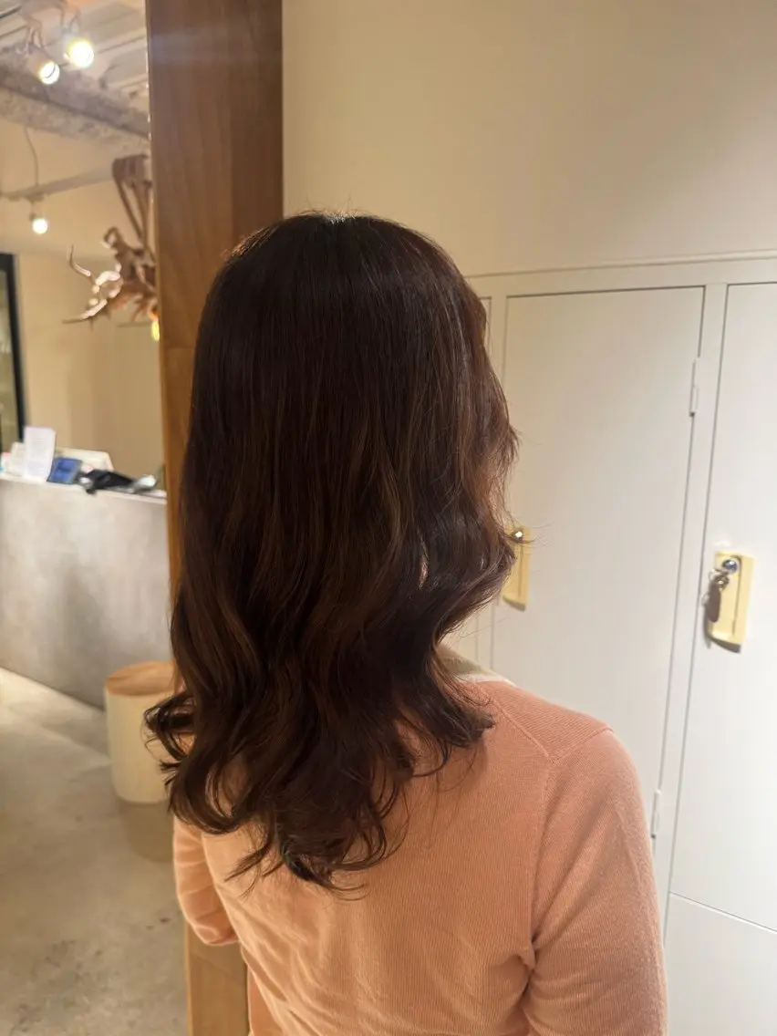 セミロング 山根 里緒のヘアスタイル