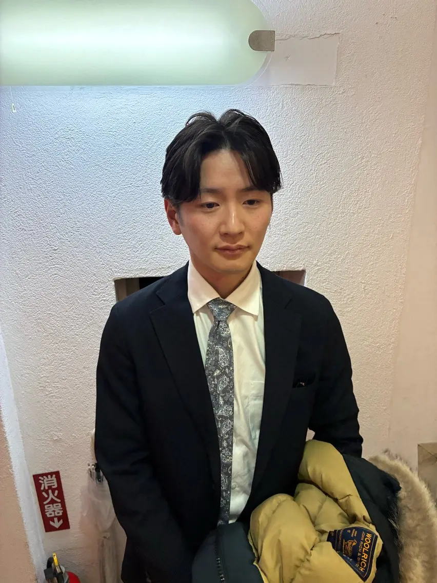 パーマ メンズ センターパート カット ワガ カズマのヘアスタイル