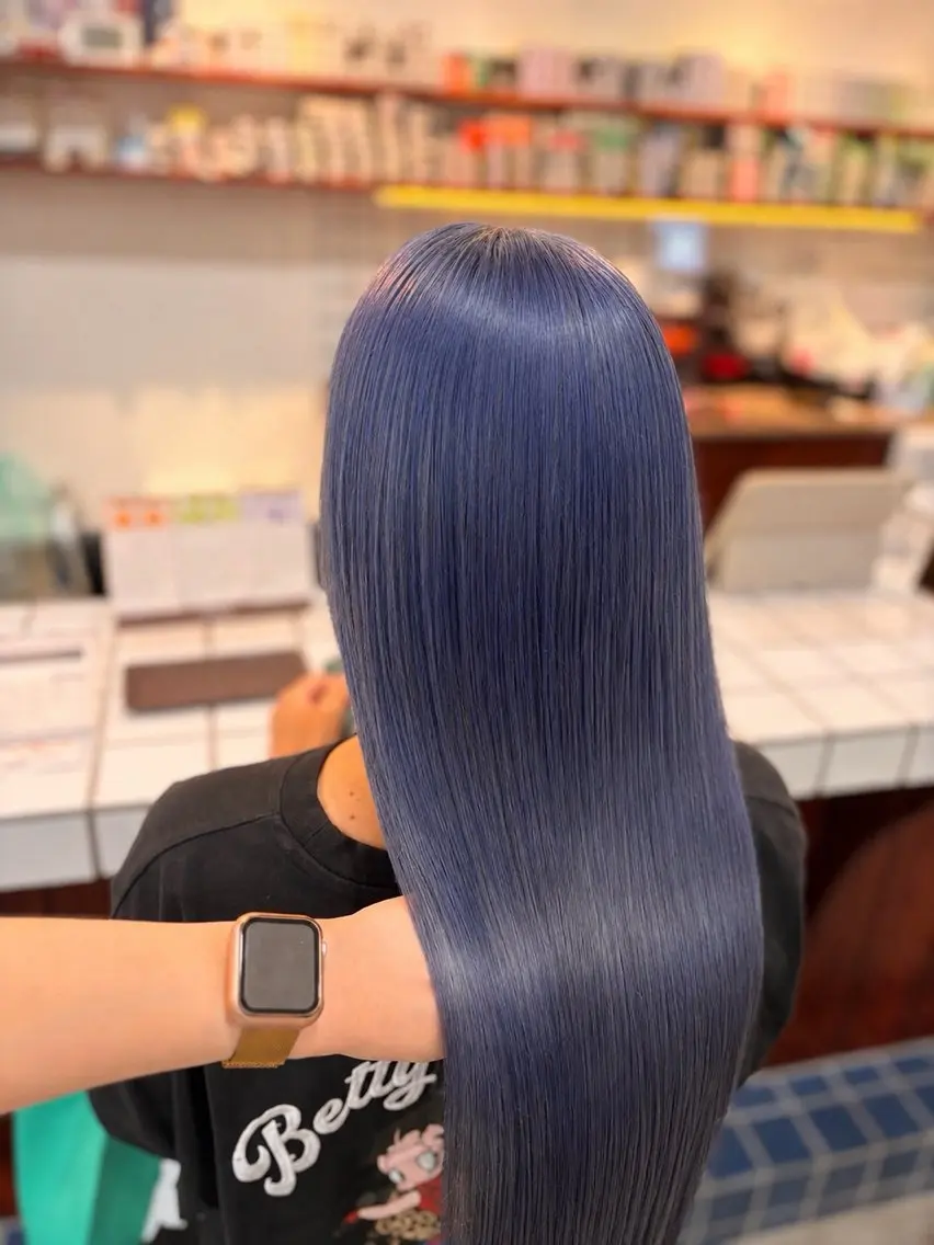 ロング ヘアカラー 太田 明伽のヘアスタイル