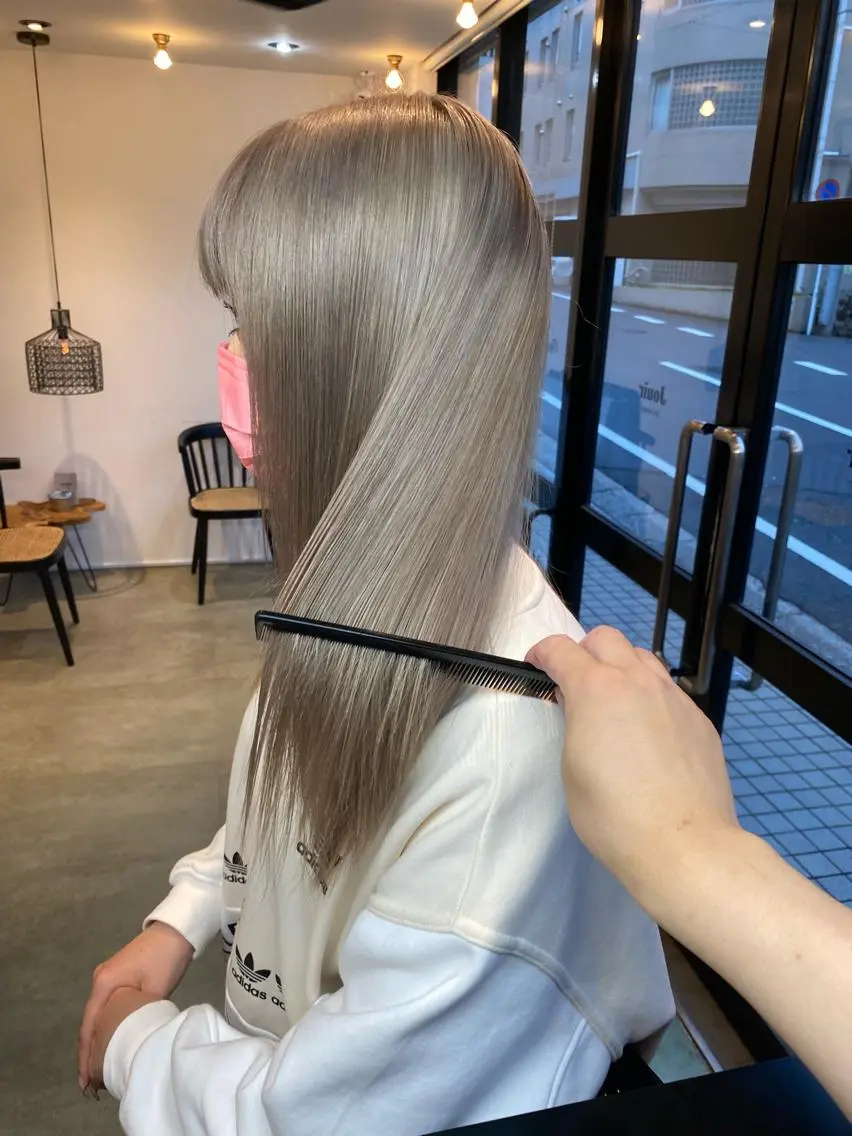 【艶々のハイトーン🌟】カット＋ケアブリーチカラー＋プレミアムトリートメントの写真
