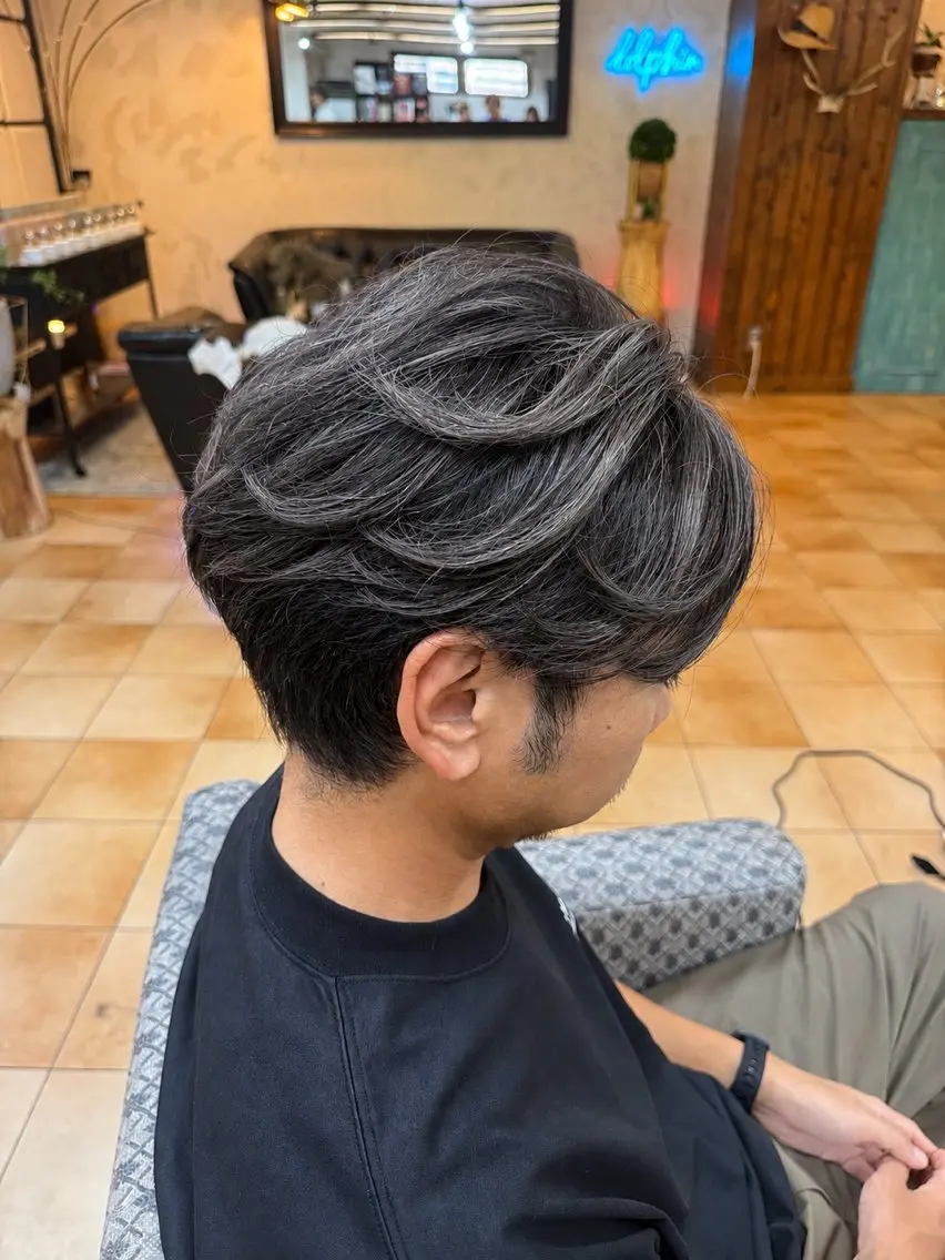 ショート ハイライト カット ヘアカラー dolphin ownerのヘアスタイル