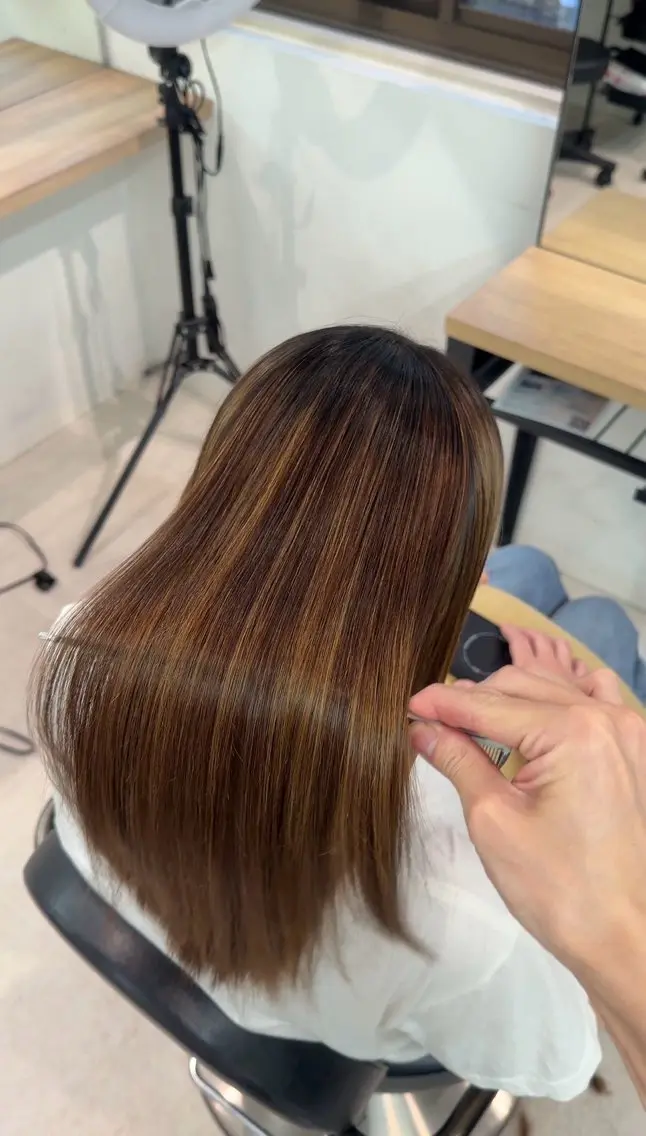 セミロング ヘアカラー ️🩵RINKA/ 艶color🩵のヘアスタイル