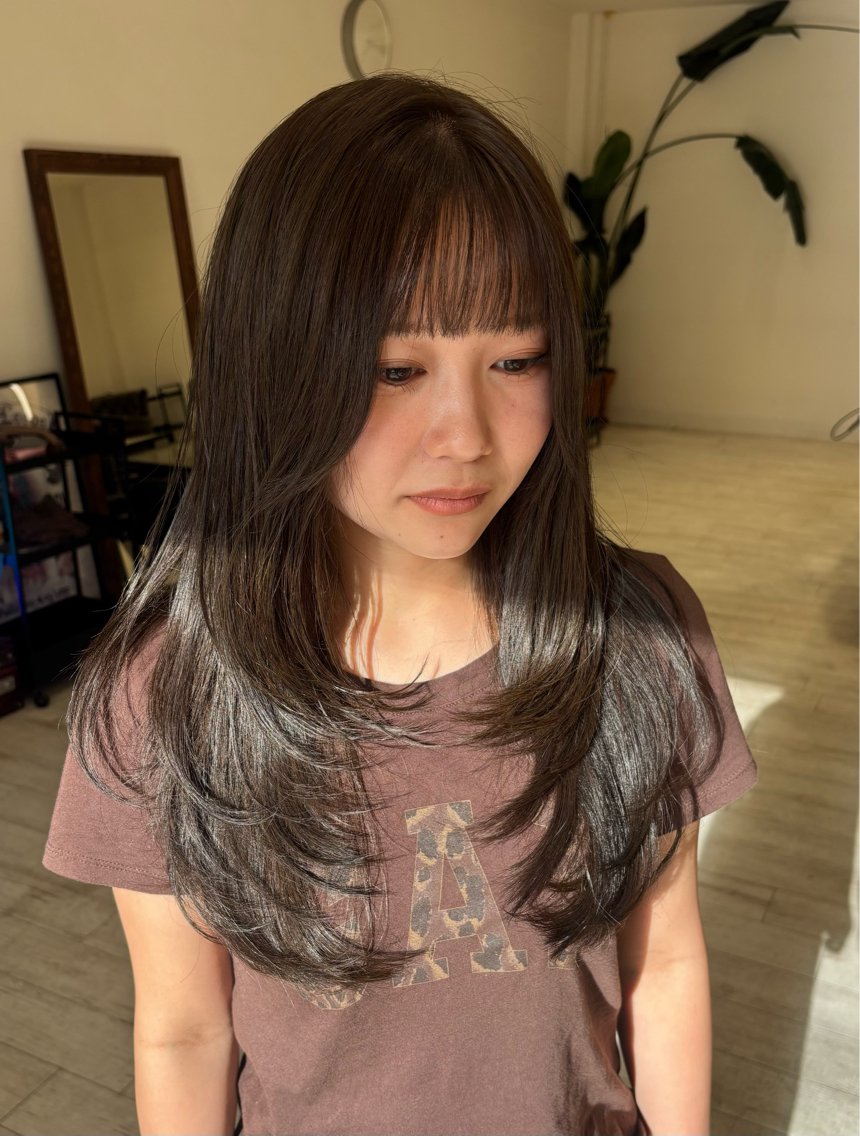 ロング レイヤーカット カット ヘアカラー 安藤 ひなたのヘアスタイル