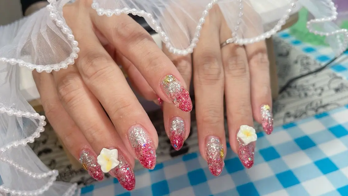 ネイル ピンク シルバー 三原 麻佑のネイルデザイン