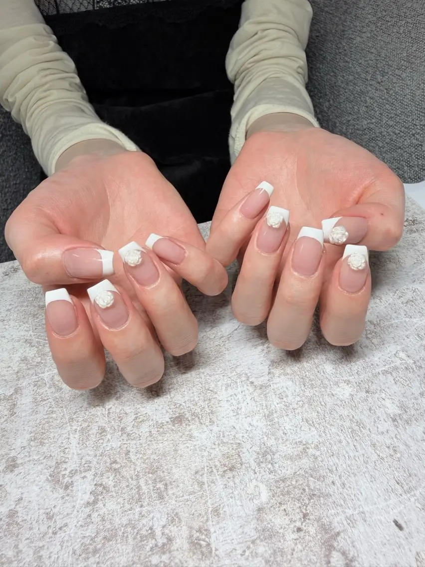 パラジェル使用!フレンチ🩷しっかり甘皮ケア付き⚠️オフありの写真