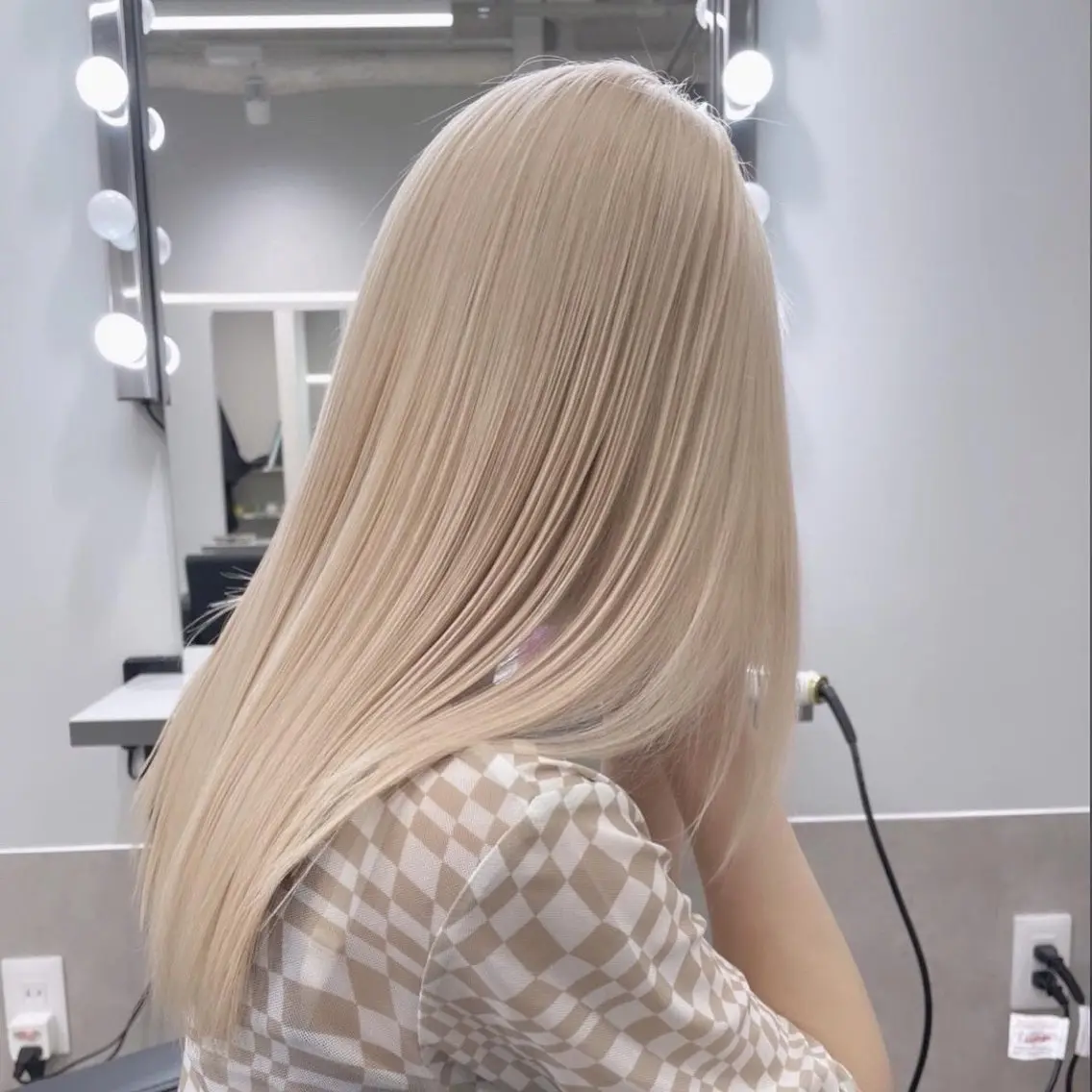 ミディアム カラー ベージュカラー ホワイトベージュ ヘアカラー ダブルカラー メンズパーマ大成のヘアスタイル