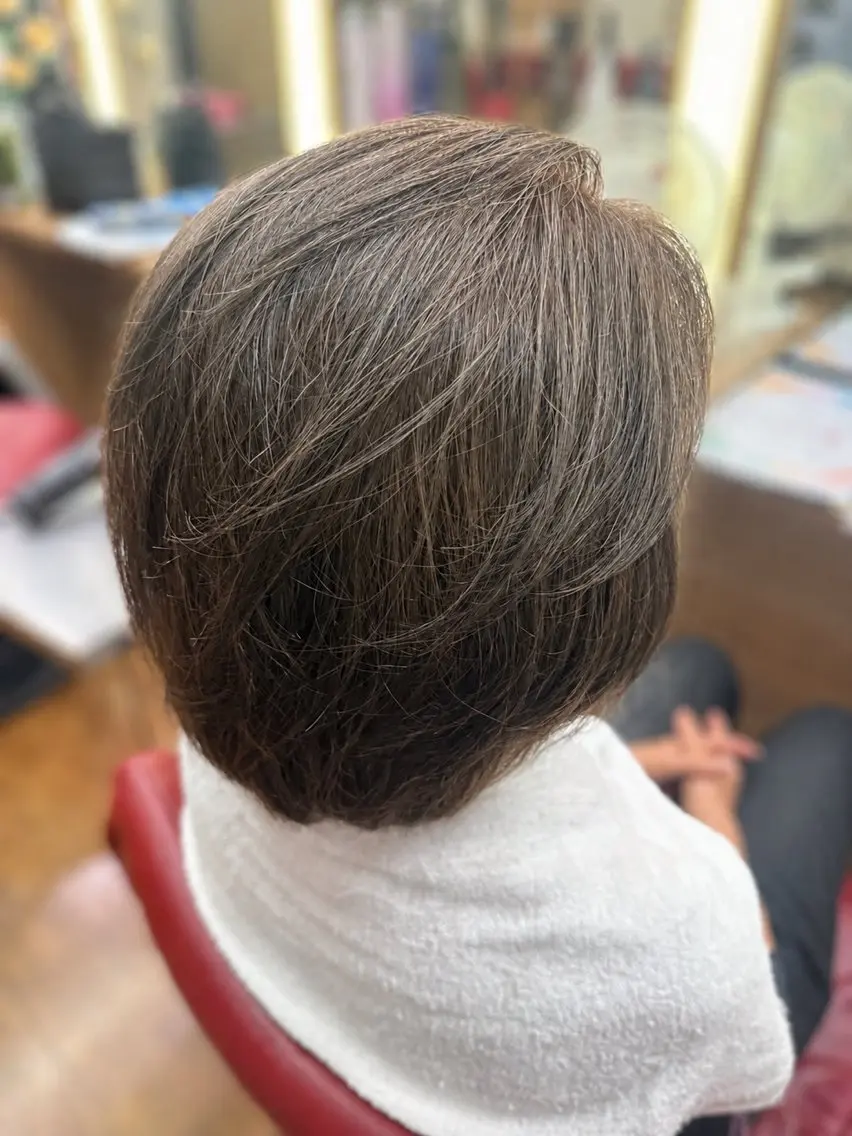 カラー ヘアカラー 黒木 芽生のヘアスタイル