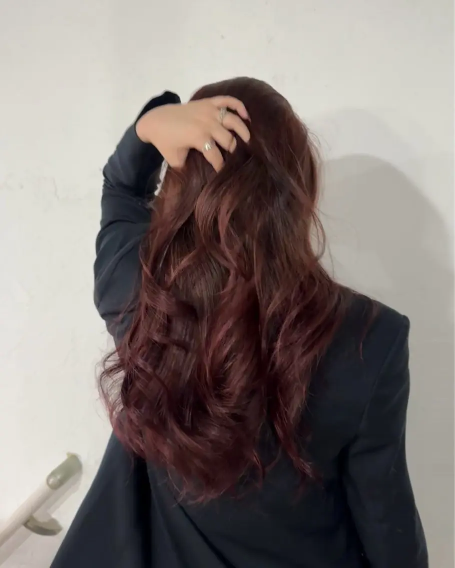 ロング ヘアカラー 内田 茉潤のマツエク・マツパデザイン