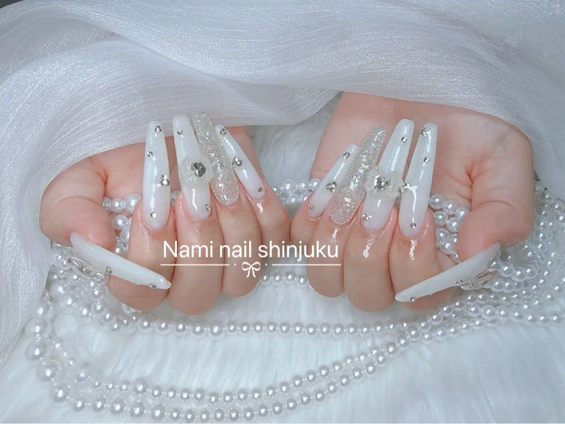 ネイル 長さ出し ガーリー 韓国ネイル ロングネイル 持ち込み ハンドネイル Nami nail salonのネイルデザイン
