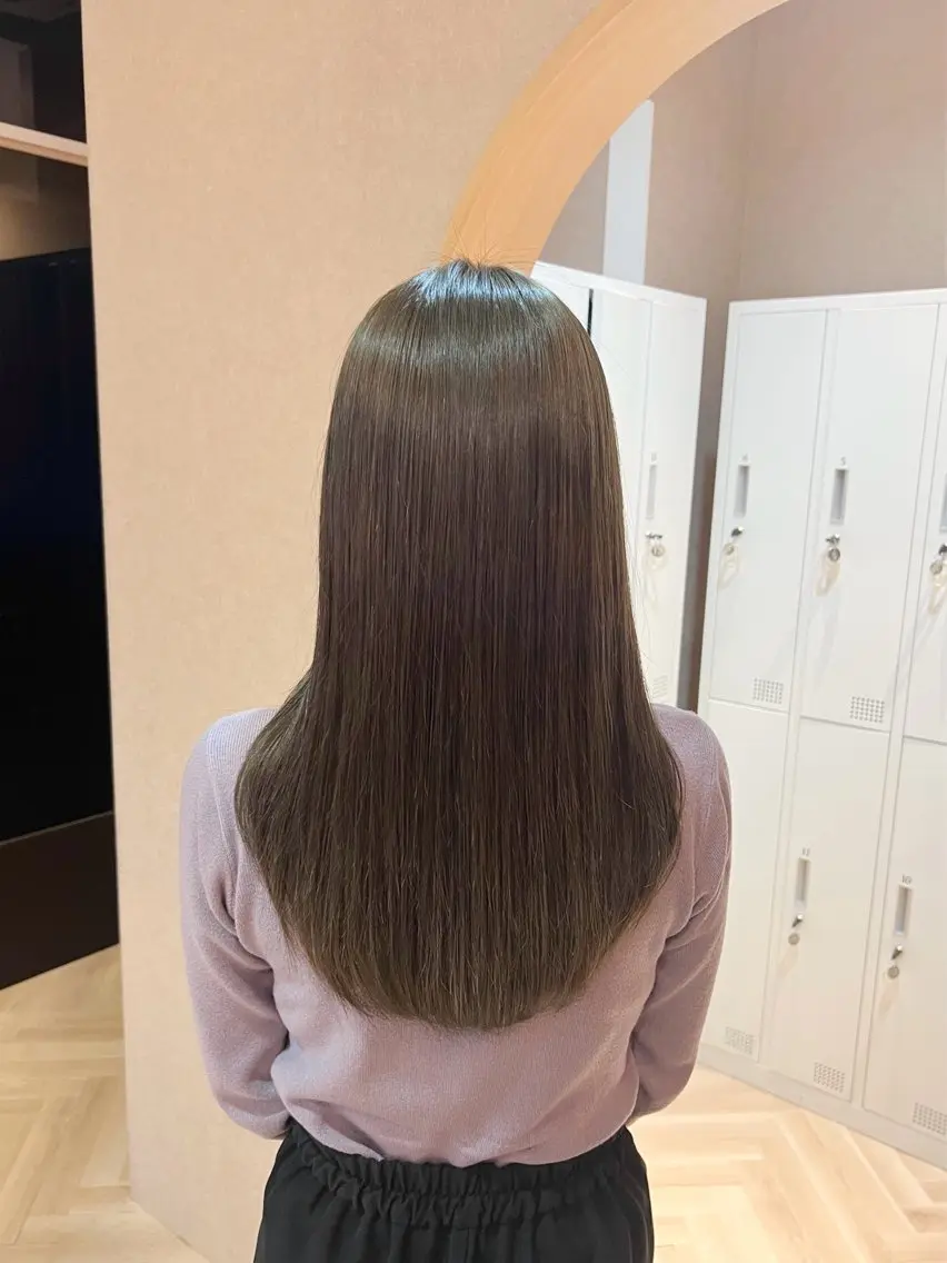 ロング カラー アッシュ ベージュカラー 透明感カラー オリーブアッシュ オリーブベージュ ヘアカラー トリートメント 艶カラー/透明感 /ヒグチアオイのヘアスタイル
