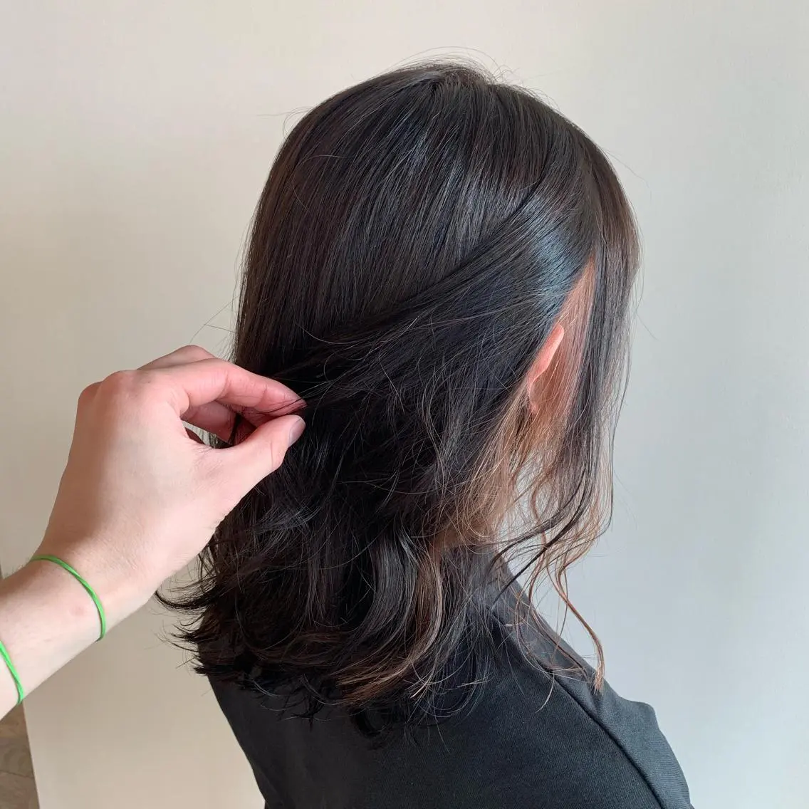 ミディアム カラー ベージュカラー イヤリングカラー ピンクカラー ピンクベージュ ホワイトピンク カット ヘアカラー 早稲田/ショート/ 髪質改善/艶カラーのヘアスタイル