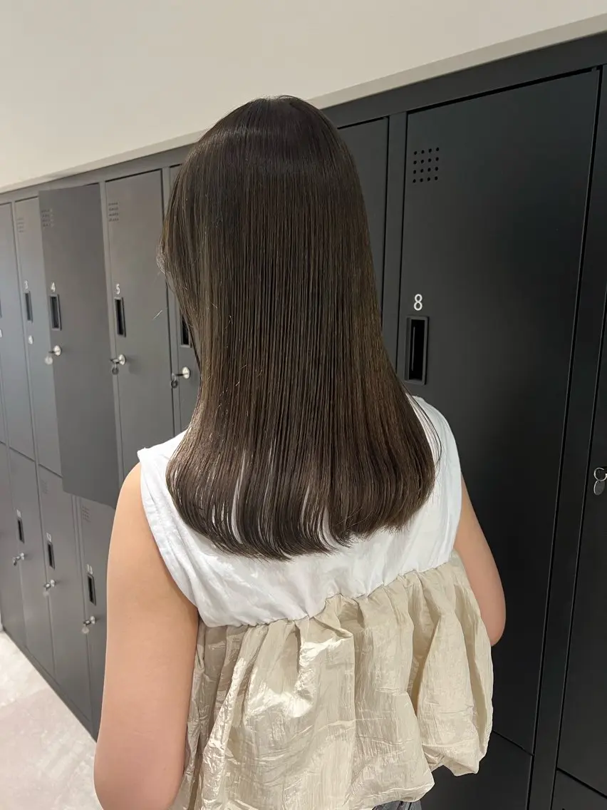 セミロング カラー ヘアアレンジ ベージュカラー カット ヘアカラー トリートメント 暗髪カラー🫐パーマ おくだりんかのヘアスタイル