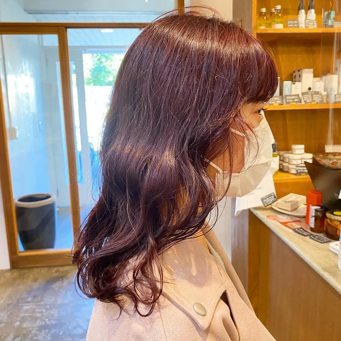 ミディアム カラー ブリーチ カシス ダブルカラー ブリーチなしカラー ピンクカラー ヘアカラー トリートメント 田口 樹理のヘアスタイル