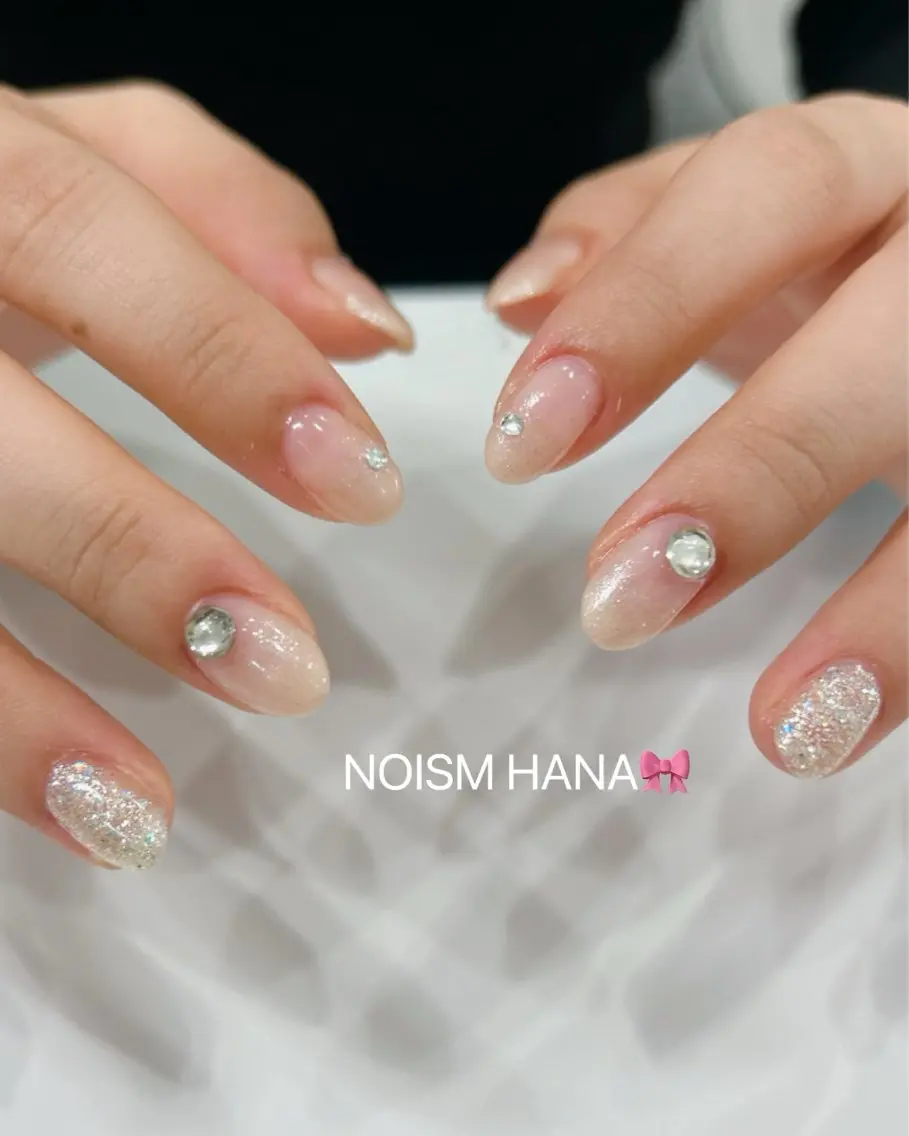 ネイル グラデーション キラキラネイル 韓国ネイル マグネットネイル ニュアンスネイル ハンドネイル 🎀大人nail /NOISMはな🎀のネイルデザイン