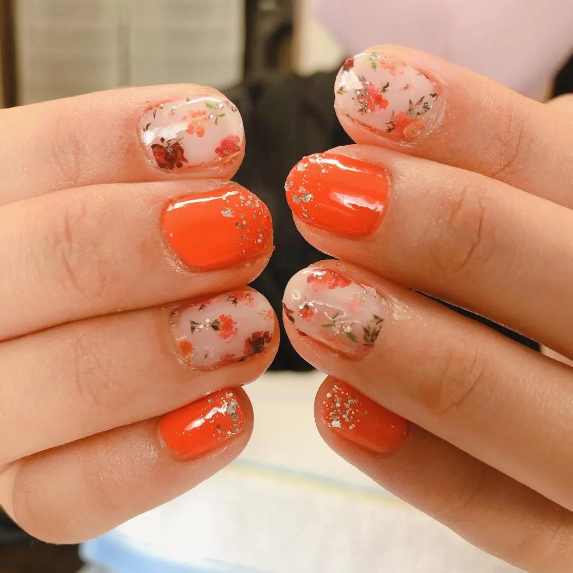ネイル ラメ(グリッター) オレンジ シルバー 結城 怜菜のネイルデザイン