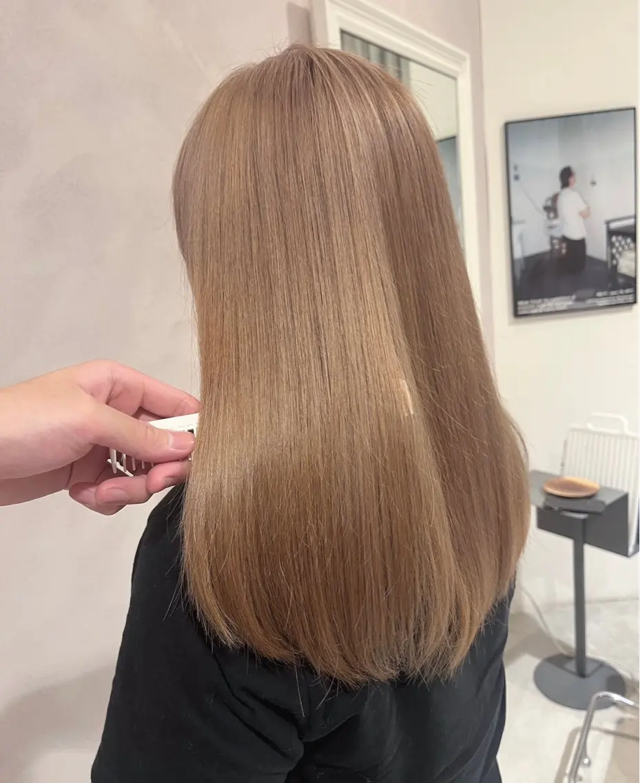ロング ヘアカラー Fleur 西 優希のヘアスタイル