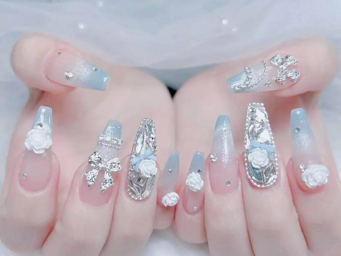 ネイル 長さ出し キラキラネイル 韓国ネイル ロングネイル マグネットネイル ハンドネイル ハンドケア KTNail 🎀 長さ出し専門店のネイルデザイン