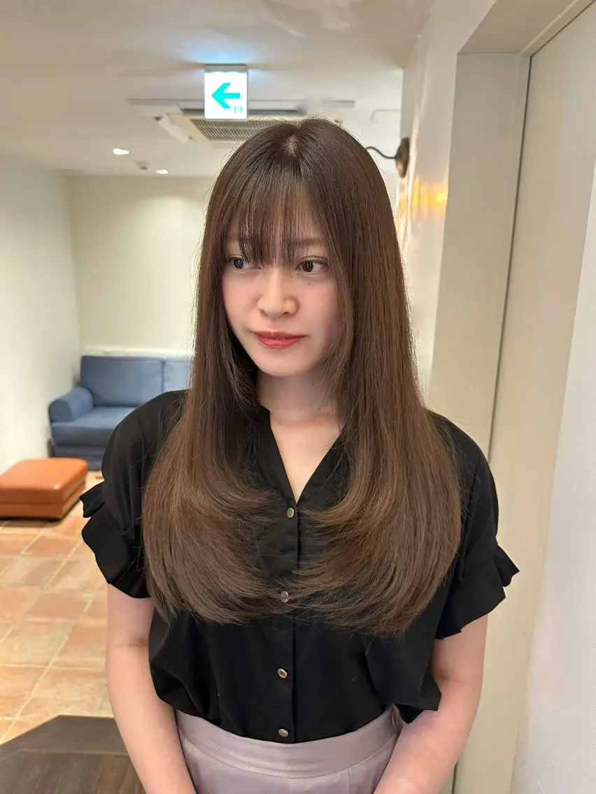 ロング カラー ヘアカラー トリートメント 安丸 結夏のヘアスタイル